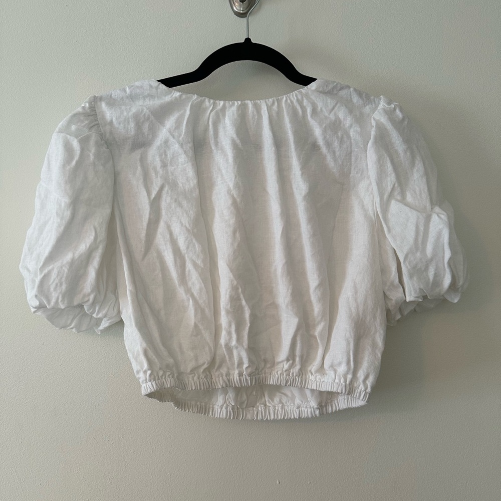 DISSH White Puff Sleeve Blouse
